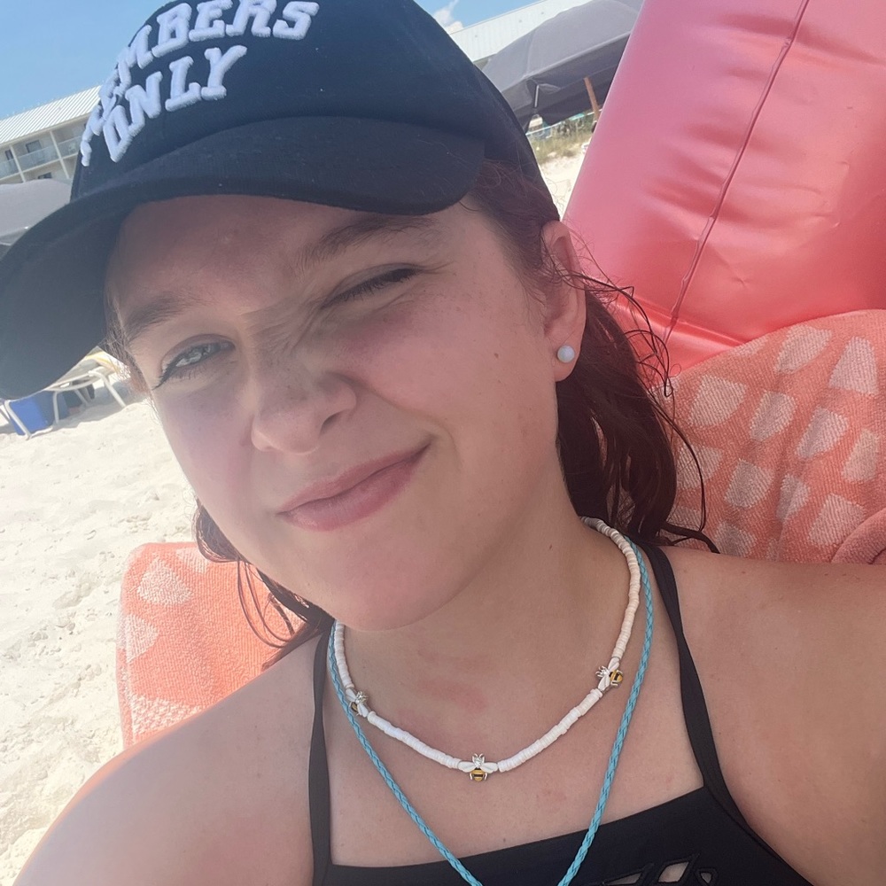 Meet your Posher, Kelly